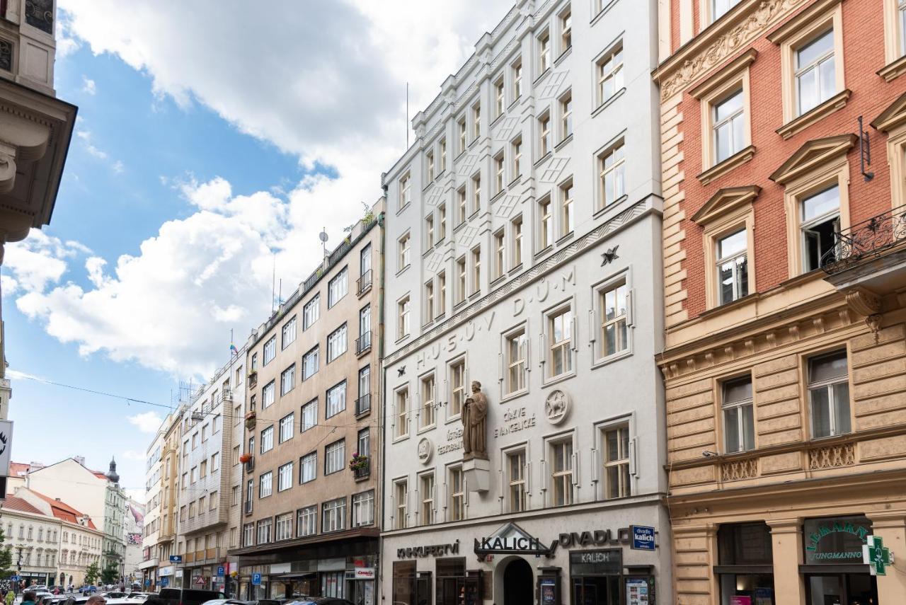 Theatre 9 Apartments By Adrez Prague Ngoại thất bức ảnh
