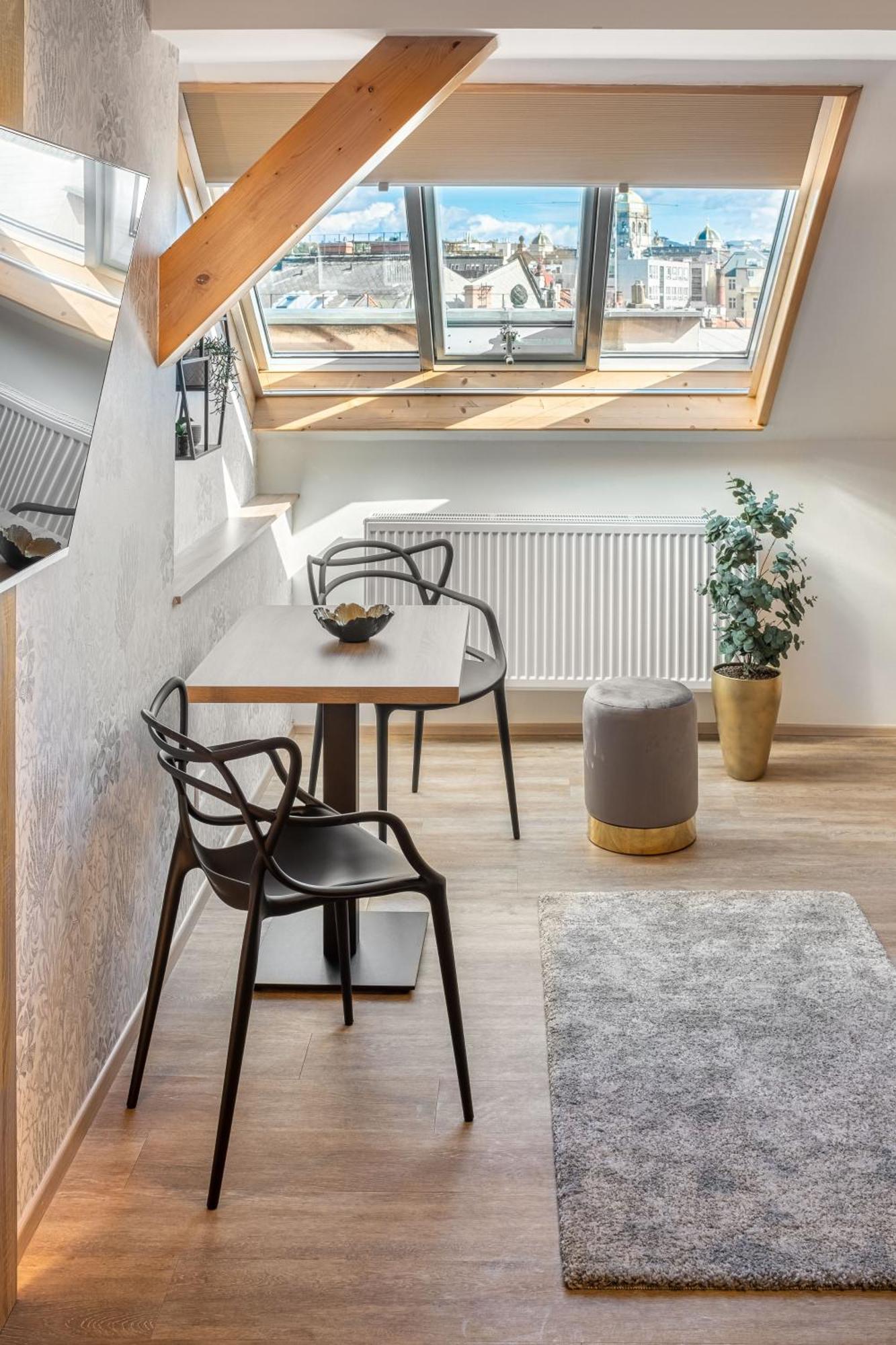 Theatre 9 Apartments By Adrez Prague Ngoại thất bức ảnh